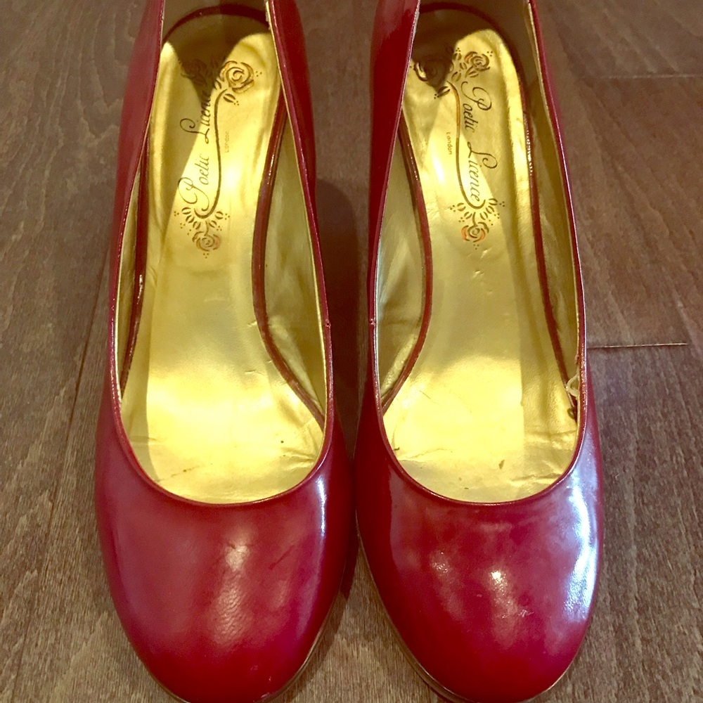 Poetic license wedge. Red patent leather/leopard